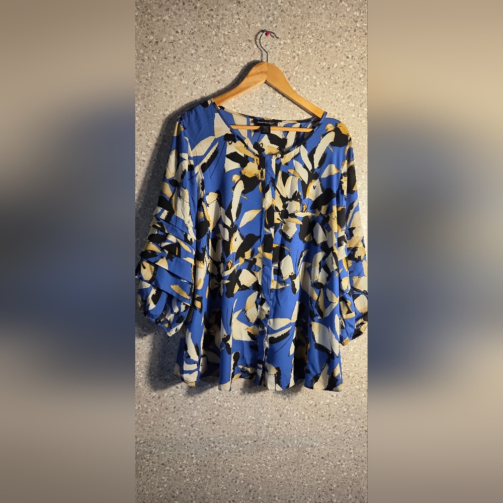 Blue Floral Women's Top